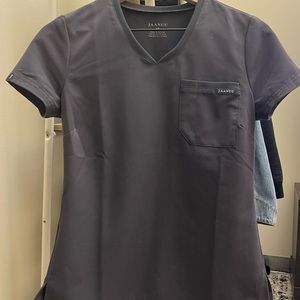 Gray Jaanuu joggers scrub set